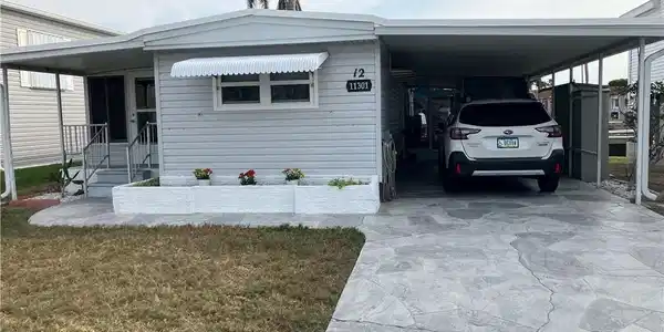 11301 Azalea LN