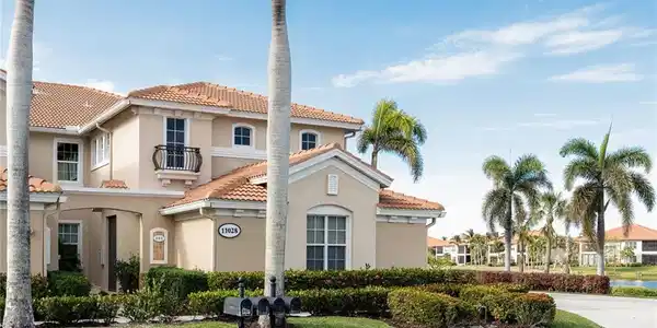 11028 Harbour Yacht CT