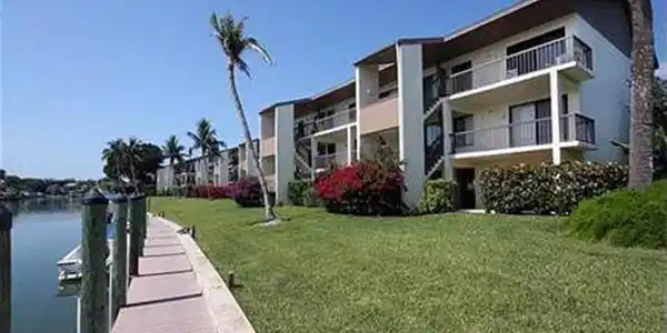1250 Tennisplace CT