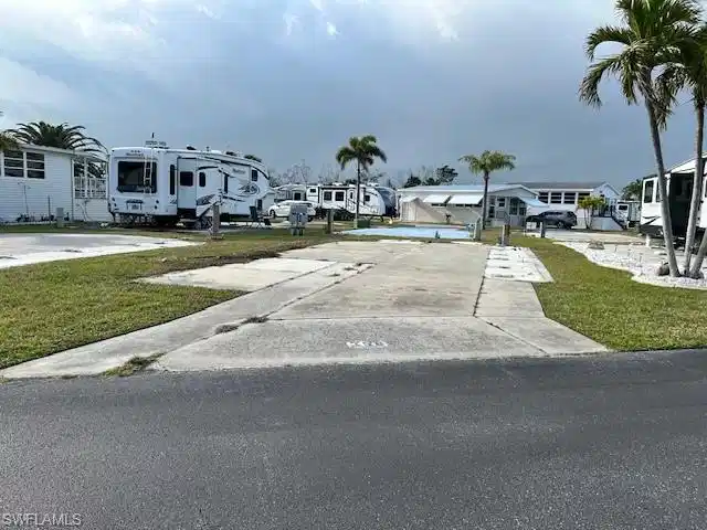 Image 1: View from the two way street