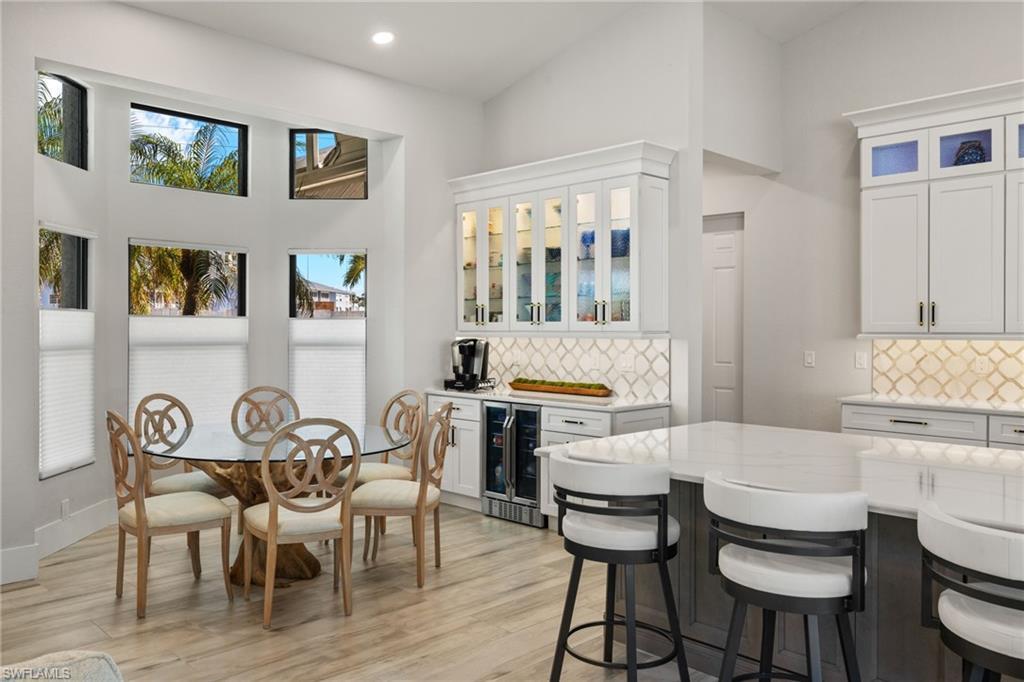 Image 4: Dining Area with custom made bar