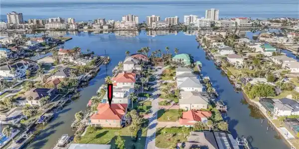 446 Bayside AVE