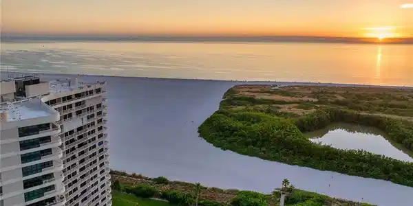 320 Seaview CT