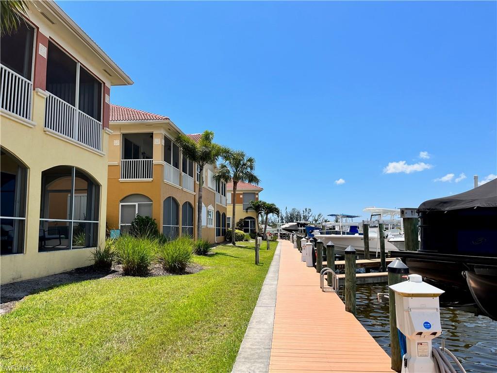 Image 4: Community dock that wraps around the full community for walking