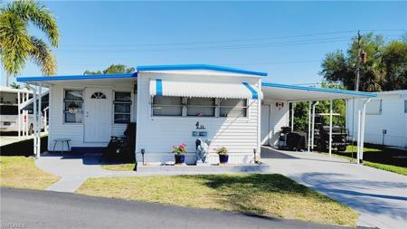 11 Shoreland DR