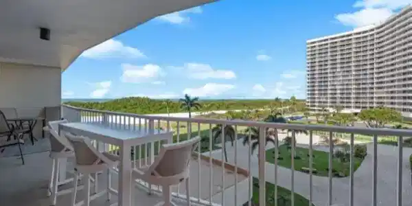320 Seaview CT