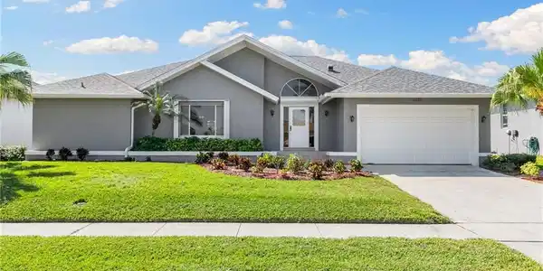 1651 Orleans CT