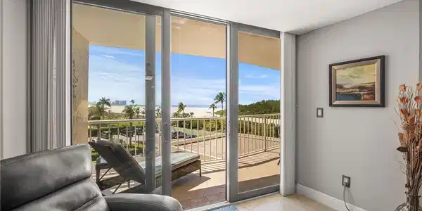 380 Seaview CT