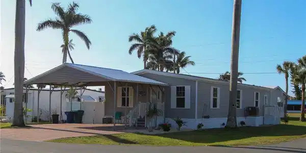 12221 Palm DR