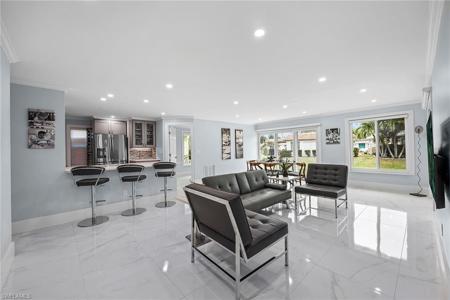 13 Hackney LN