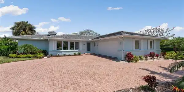 1550 Jamaica CT
