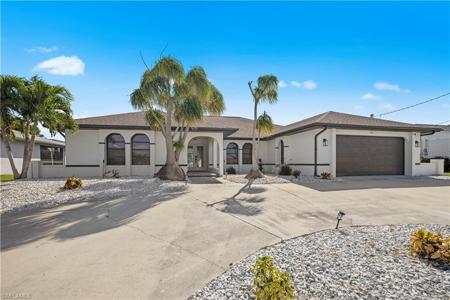 828 SW 51st TER