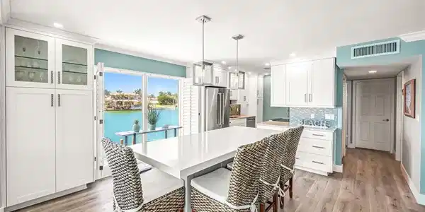 333 Harbour DR