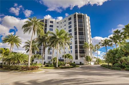 4198 Bay Beach LN