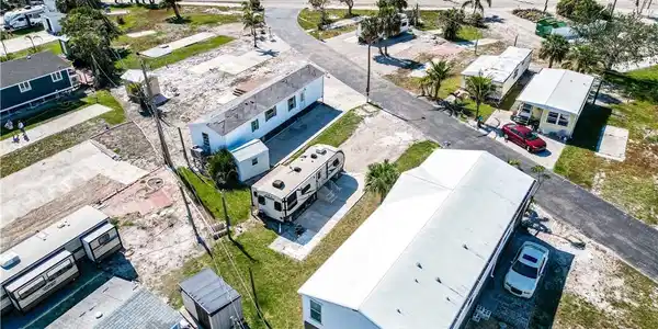 Image 2: Aerial View of 38 Helen Lane