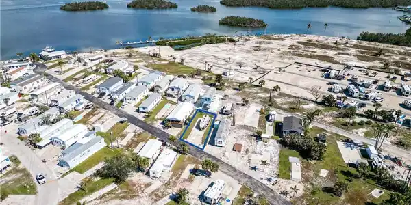 Image 4: Bay View Looking East