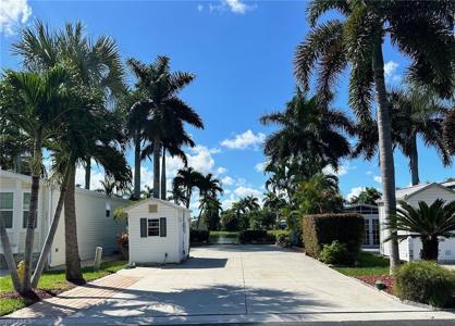 1221 Diamond Lake CIR