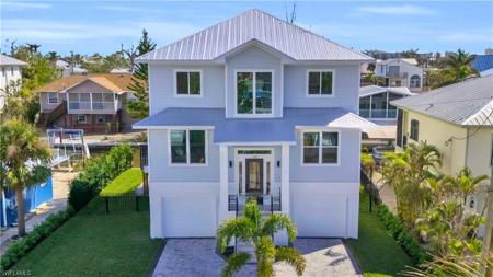 180 Flamingo ST