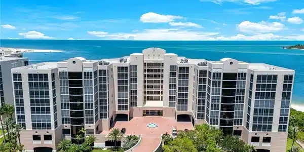 5000 Royal Marco WAY