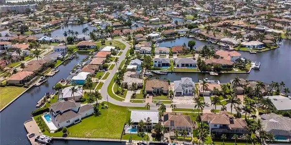 157 Snowberry CT