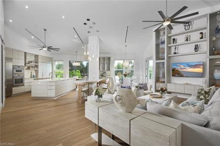 231 Colonade CIR