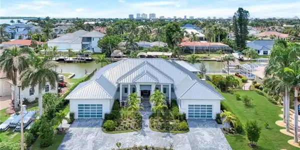 1085 Caxambas DR