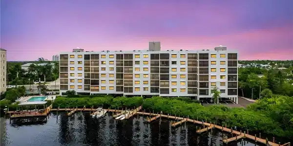 4835 Bonita Beach RD