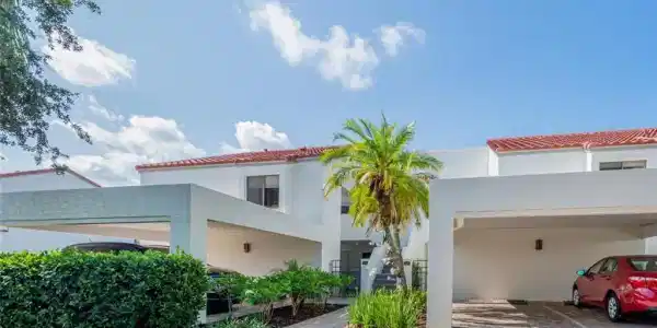577 Beachwalk CIR