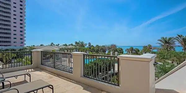 8473 Bay Colony DR