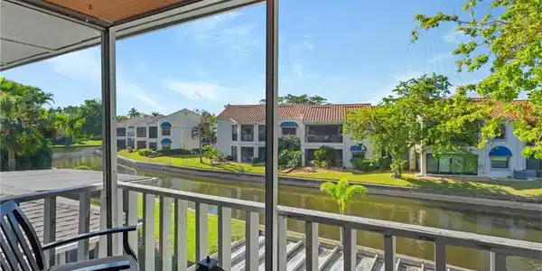 4263 Island CIR
