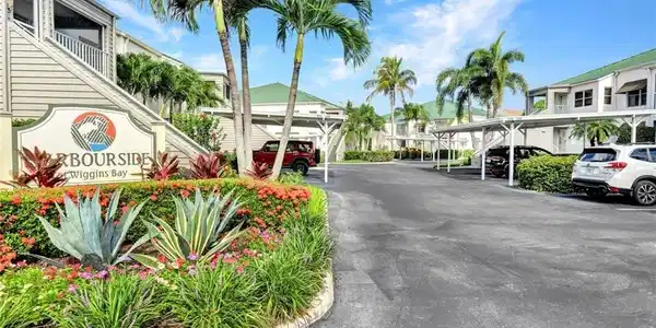 523 Club Side DR