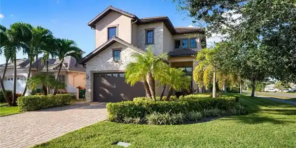 699 98th AVE N