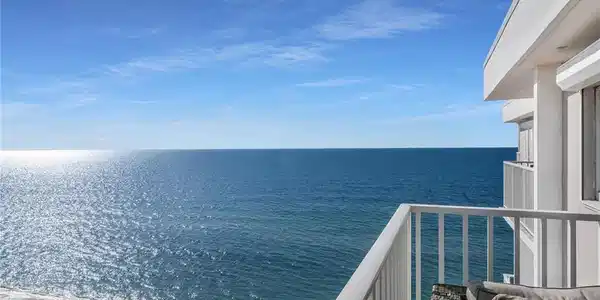 3443 Gulf Shore BLVD N