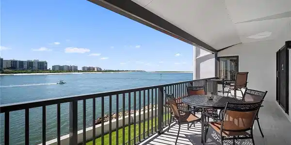 523 La Peninsula BLVD