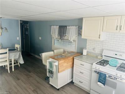 471 Palm DR