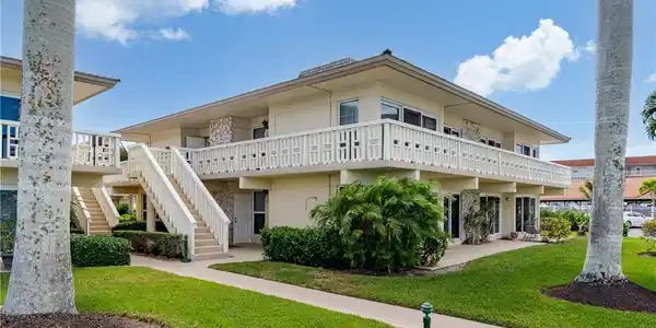 1215 Edington PL