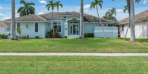 200 N Barfield DR