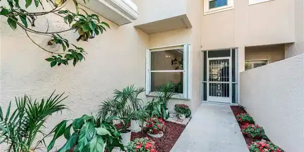 419 Emerald Bay CIR