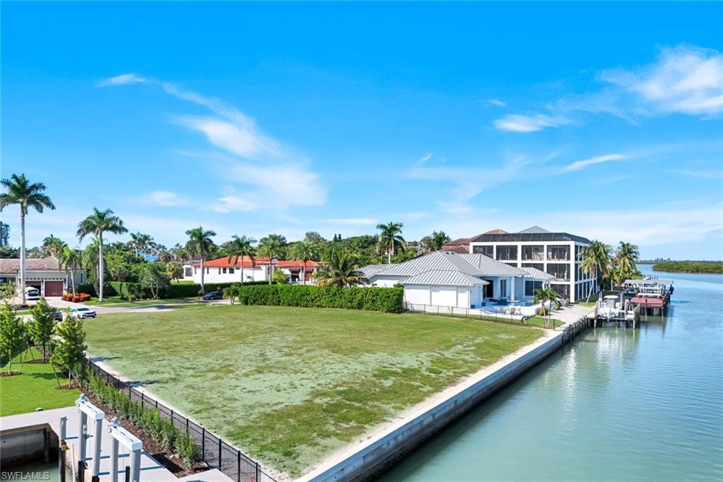 Image 4: Large .54 acre lot with new seawall, ideal for building your dream home in the prestigious Estates section of Marco Island