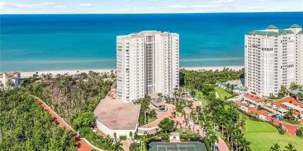 8111 Bay Colony DR