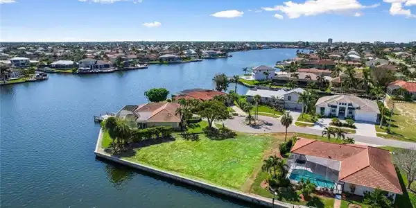 950 Plum CT