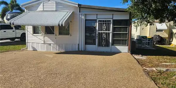 30 Pearl DR