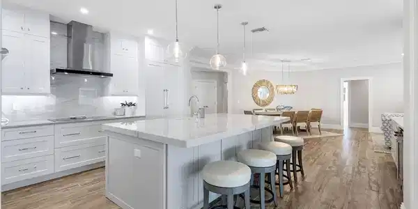 655 Park Shore DR