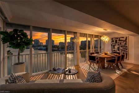 250 Park Shore DR