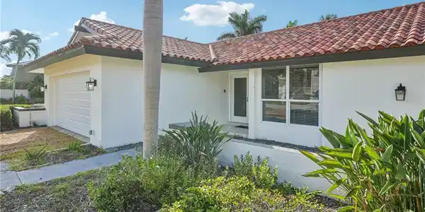 1284 Par View DR