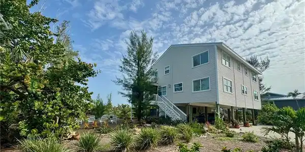 1390 Middle Gulf DR