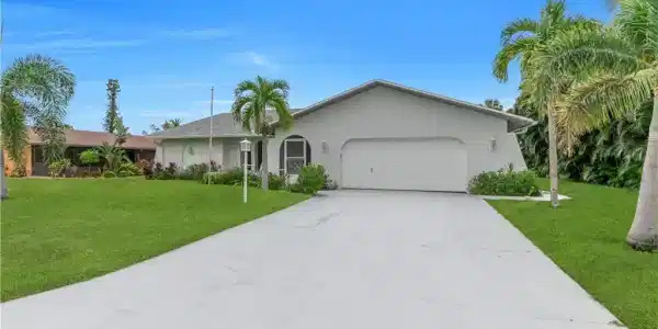 7212 Drake DR