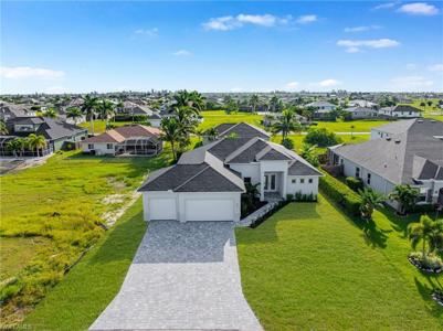 821 NW 37th PL