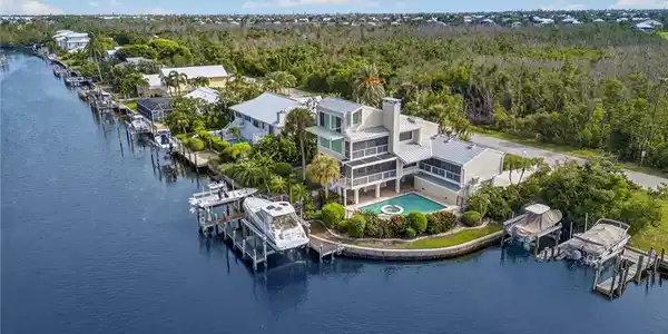 1290 Bay DR