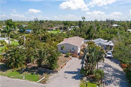 5529 Rainbow DR